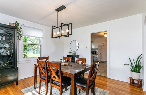 Edwardsville Casa | Brick B&B - Entire House in Downtown Edwardsville