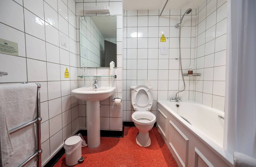 Yatton Hotel | Bridge Inn by Greene King Inns