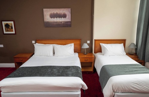 Yatton Hotel | Bridge Inn by Greene King Inns