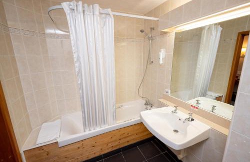 Yatton Hotel | Bridge Inn By Greene King Inns