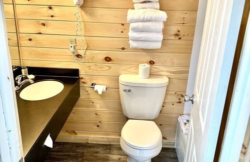 Mackinaw City Hotel | Bridge View Motel & Condo's