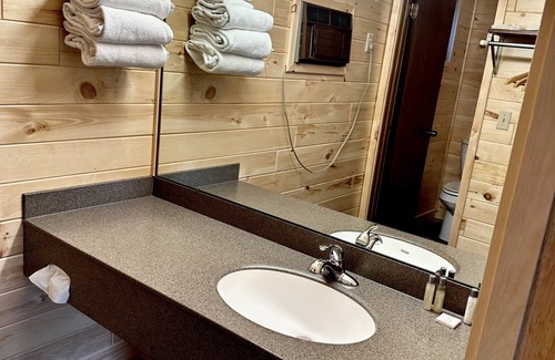 Mackinaw City Hotel | Bridge View Motel & Condo's