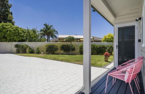 Thornlie Casa | Bright and Spacious 2-Bed Thornlie Family Home