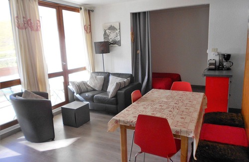 Villarembert Apartamento | Apartamento luminoso en el centro de la estación con balcón y acceso a piscina