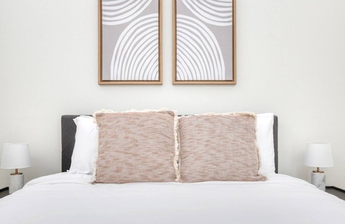 Bucktown Apartamento | Bright Bucktown 1BR w/ Lounge, Roof & Gym, nr L, by Blueground