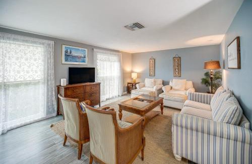 Biggar Casa | Bright Fort Myers Home with Pool - 9 Mi to Beach!
