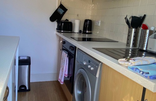 Walpole Apartamento | Luminoso apartamento de jardín en Ealing - 3 minutos de la línea Piccadilly