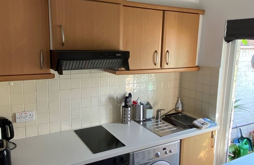 Walpole Apartamento | Luminoso apartamento de jardín en Ealing - 3 minutos de la línea Piccadilly