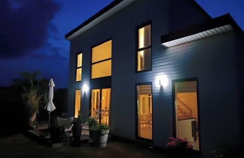 Plouguerneau Casa | CASA DE MADERA CON PISCINA AL AIRE LIBRE Y JACUZZI, A 100M DEL MAR
