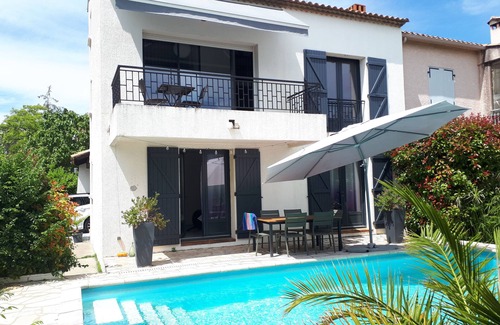 Les Aubes Casa | bright house with swimming pool