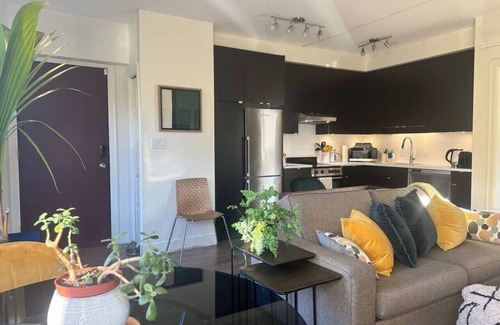 Grandview-Woodland Condominio | Brillante, Nuevo, Mid-Century Modern Style 1Br, en la cadera, en vivo, Ecléctica Comercial Dr.