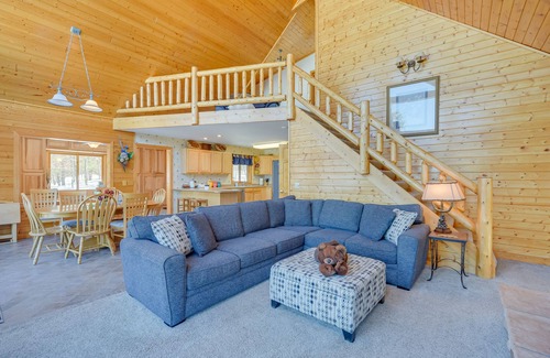 Minong Casa | Bright Minong Vacation Rental on Little Sand Lake!