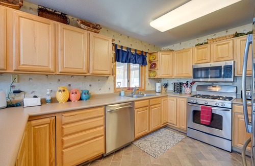 Minong Casa | Bright Minong Vacation Rental on Little Sand Lake!