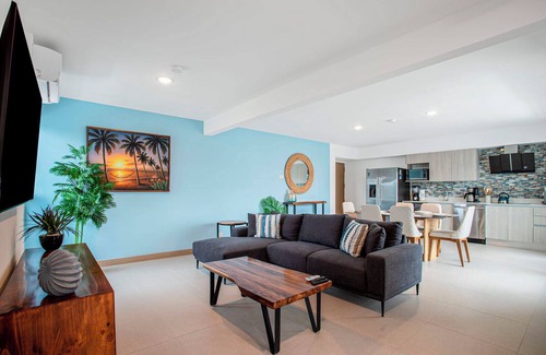 Barrio Los Villalobos Apartamento | Bright & Modern Condo in Jacó – Steps from the Beach