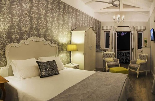 Summerstrand Casa | Bright on 5th Guest House