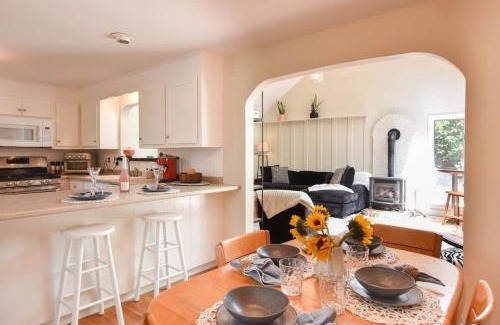 Marstons Mills Casa | Bright & Open Central A C Dog Friendly