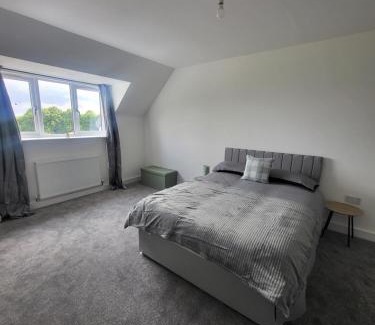 Rotherham Casa | Bright & Spacious 3-Bed Rotherham Home Ideal for Families or Contractors