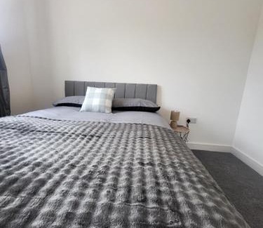 Rotherham Casa | Bright & Spacious 3-Bed Rotherham Home Ideal for Families or Contractors