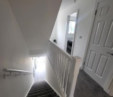 Rotherham Casa | Bright & Spacious 3-Bed Rotherham Home Ideal for Families or Contractors
