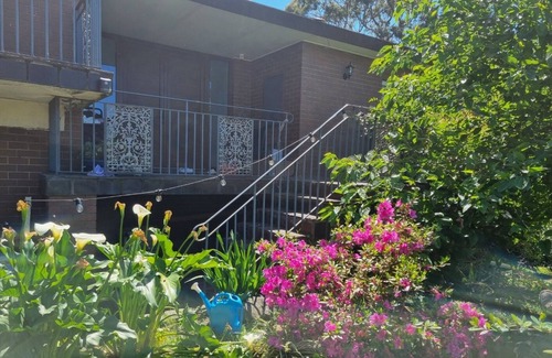 Greensborough Casa | Bright Sunny Room in Greensborough