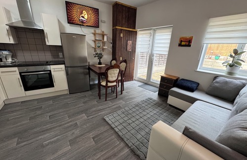 Walthamstow Casa | Bright Two Bedroom Flat