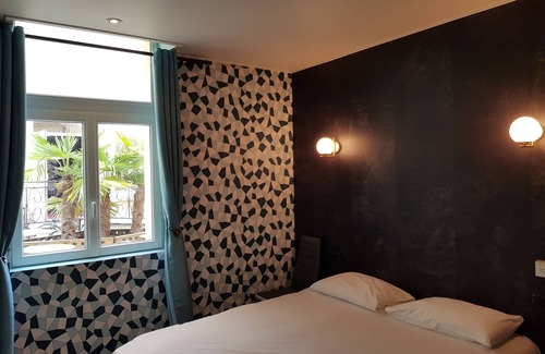 Reims City Centre Hotel | Brit Hotel Aux Sacres