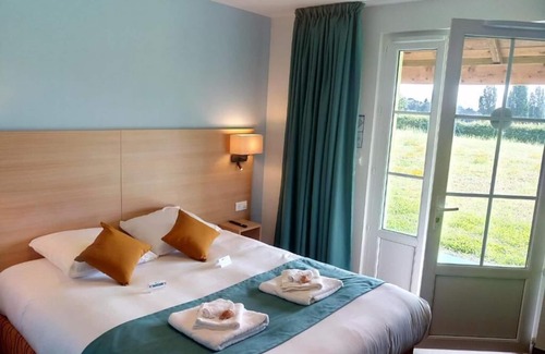 Saint-Yrieix-la-Perche Hotel | Brit Hotel Confort La Tour Blanche