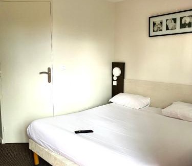Dardilly Hotel | Brit Hotel Lyon Nord Dardilly