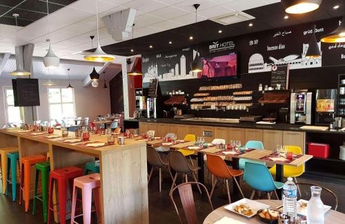 Dardilly Hotel | Brit Hotel Lyon Nord Dardilly