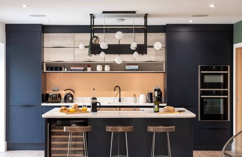 Holcombe Casa | Brockview House - Beautiful 4 Bed eco-property