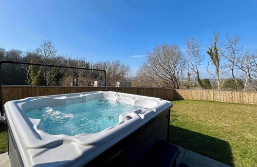 Holcombe Casa | Brockview House - Beautiful 4 Bed eco-property