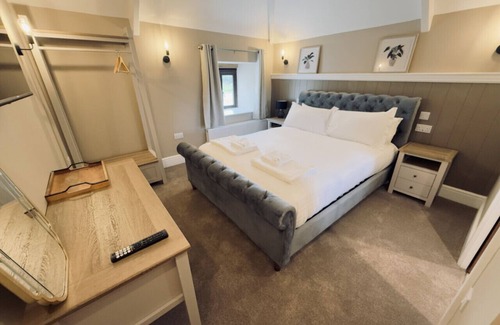 Fivelanes Apartamento | Bronn Ewhella - Rising Sun Inn