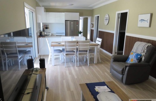 South West Rocks Casa | BROWNY'S R & R - Beach Cottage