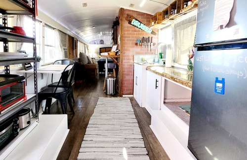 West Monroe Casa | Bruiser-Riverfront Bus! Near I-20/ Unique +Pets OK