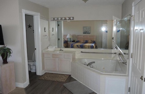 Calabash Apartamento | Brunswick Plantation Studio Home 407L with Onsite Golf Course and Pools studio