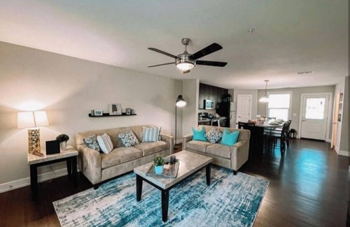 Tuscaloosa Casa | Bryant Stadium 10 min & DCH 10 min away, Car Svc