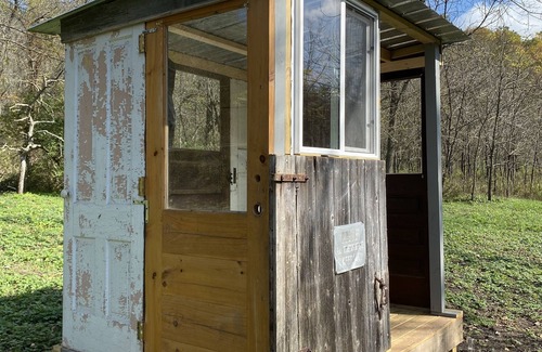 Viroqua Alquiler De RV | Brye’s Bad Axe Glampsite