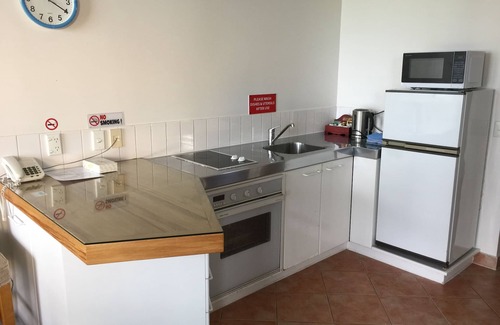 Bucklands Beach Hotel | Bucklands Beach Waterfront Motel