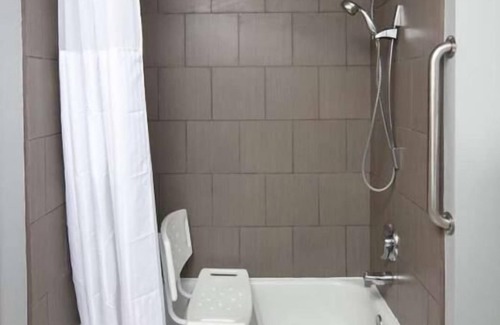 Sequim Complejo | Budget-Friendly Accommodations with Free Parking, Wifi, and Pool