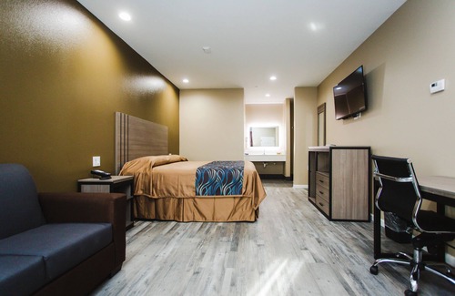 Sugar Land Hotel | Budget Host Inn and Suites