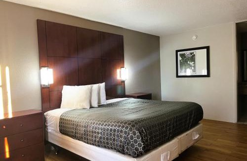 Phenix City Hotel | Budgetel Inn - Phenix City