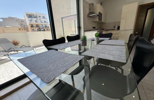 Bugibba Apartamento | Bugibba Luxe Pool Penthouse