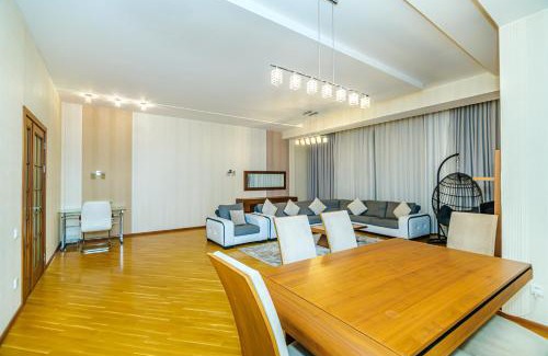 Baku Apartamento | Building Ferrari İn Front Port Baku