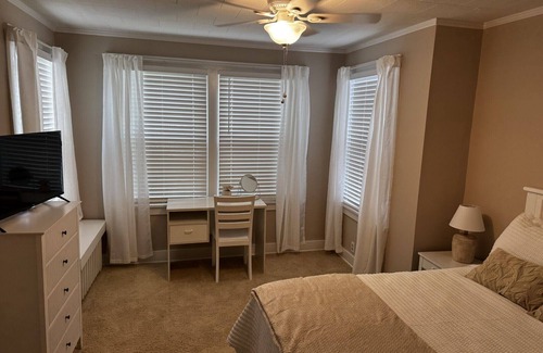 Arkansas City Otro | Built in 1890 in Arkansas City - 4 BR w/extra sleeping areas, cots w/HVAC