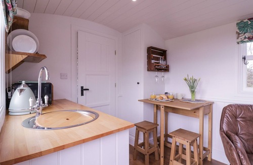 Whepstead Cabaña | Bumble's Retreat