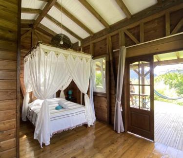 Le Morne-Rouge Chalet De Esquí | Bungalow à flanc de colline