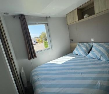 Lattes Casa | Bungalow 341, 6 à 8 pers, wifi, jardin, terrasse, Camping Siblu 4 étoiles le Lac des Rêves