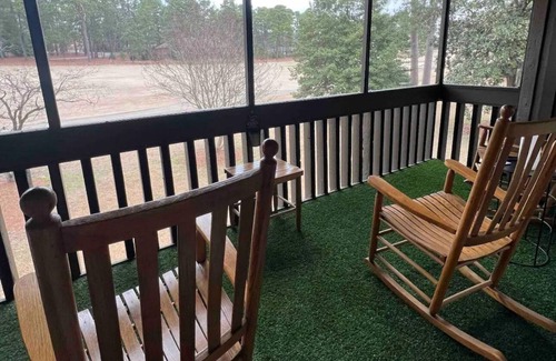 Pinehurst Condominio | Bunker in the Pines 2b/2ba; 2nd floor condo