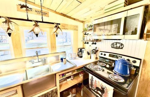 Independence Casa | BunkHouse Camp Sardis Lake - Deer Camp