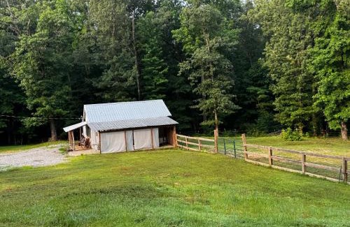 Independence Casa | BunkHouse Camp Sardis Lake - Deer Camp